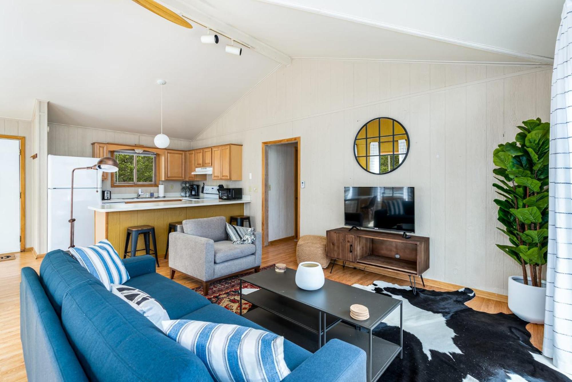Chalet W Hot Tub, Large Deck, Grill, & Fast Wifi 버클리 스프링스 외부 사진