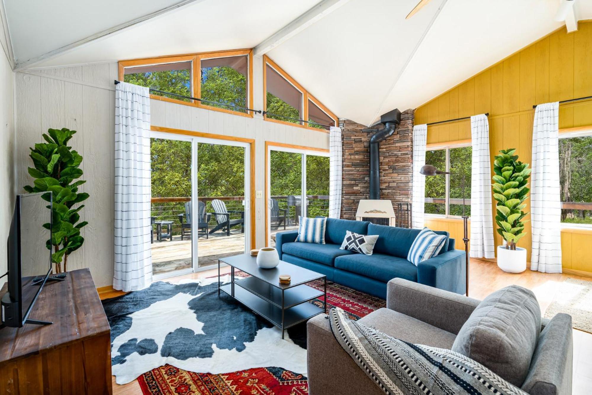 Chalet W Hot Tub, Large Deck, Grill, & Fast Wifi 버클리 스프링스 외부 사진